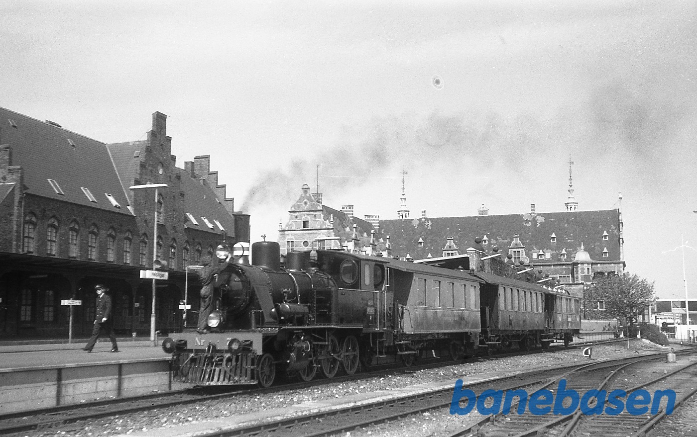 ØSJS nr. 7 med veterantog ØSJS nr. 7 med veterantog