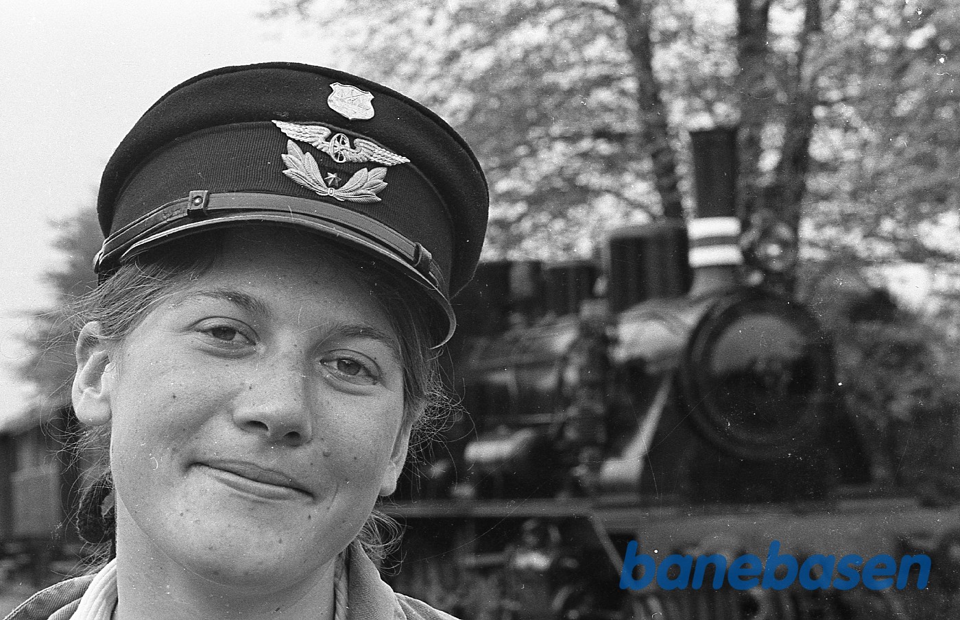 Kvindelig fyrbøder i arbejde ved ØSJS nr. 7 Kvindelig fyrbøder i arbejde ved ØSJS nr. 7