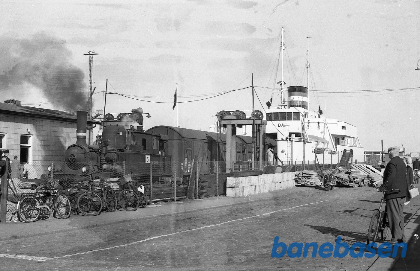 F 500 med rangertræk ombord på M/F "Dan" F 500 med rangertræk ombord på M/F "Dan"