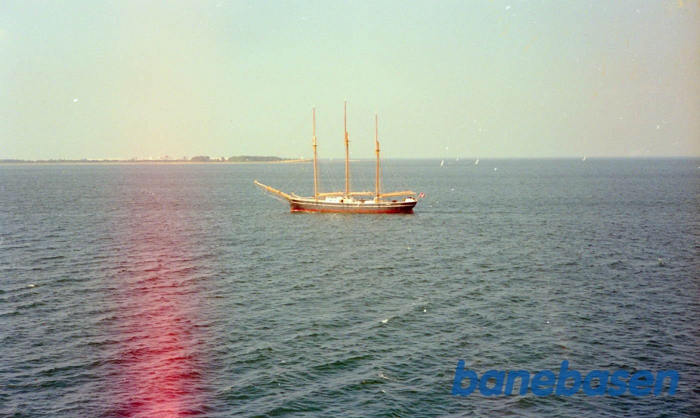 Tre-mastet skib Tre-mastet skib