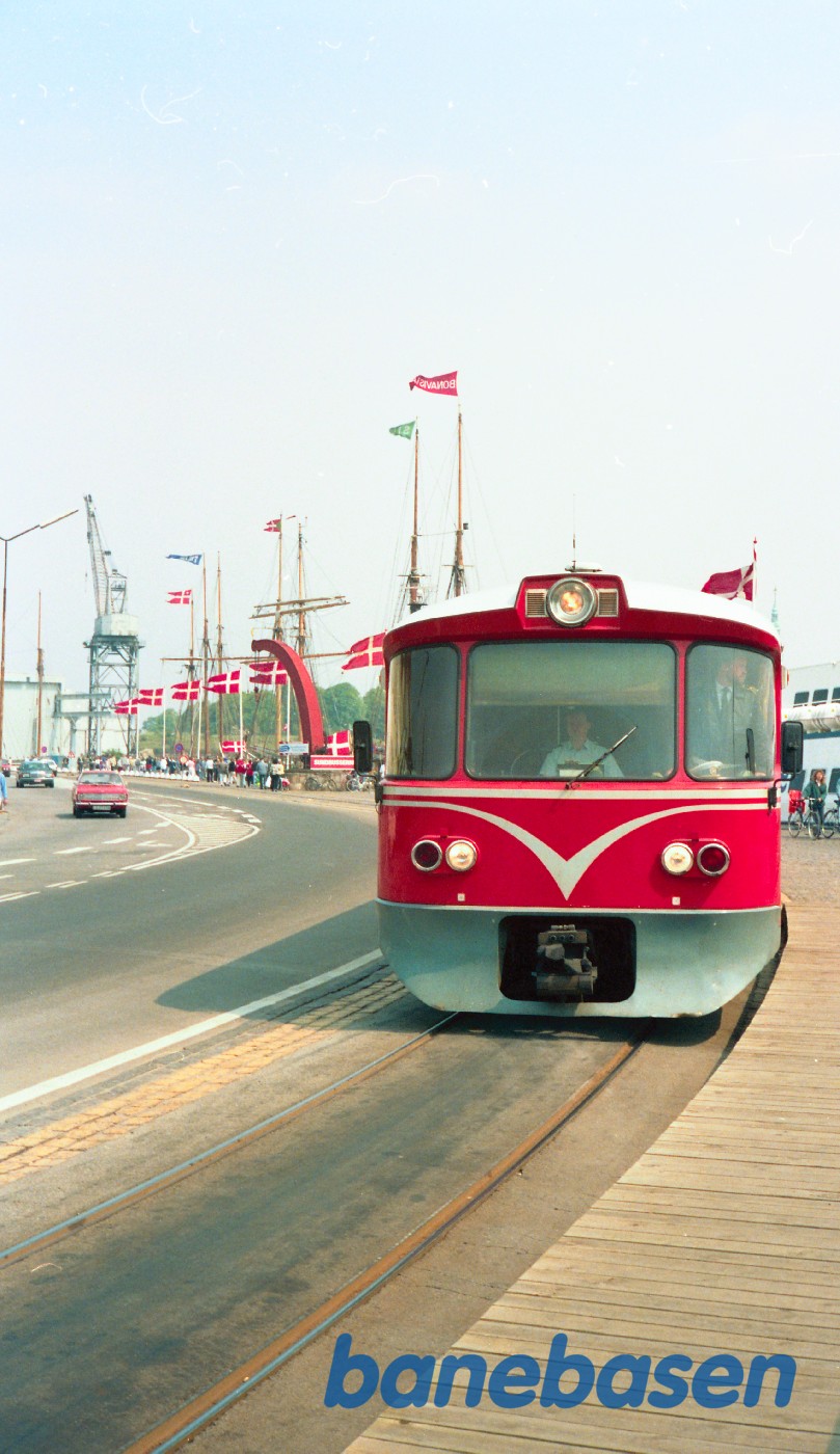 Y-tog på havnen Y-tog på havnen