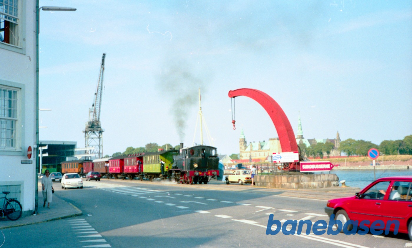 ØSJS nr. 7 med veterantog på havnen ØSJS nr. 7 med veterantog på havnen