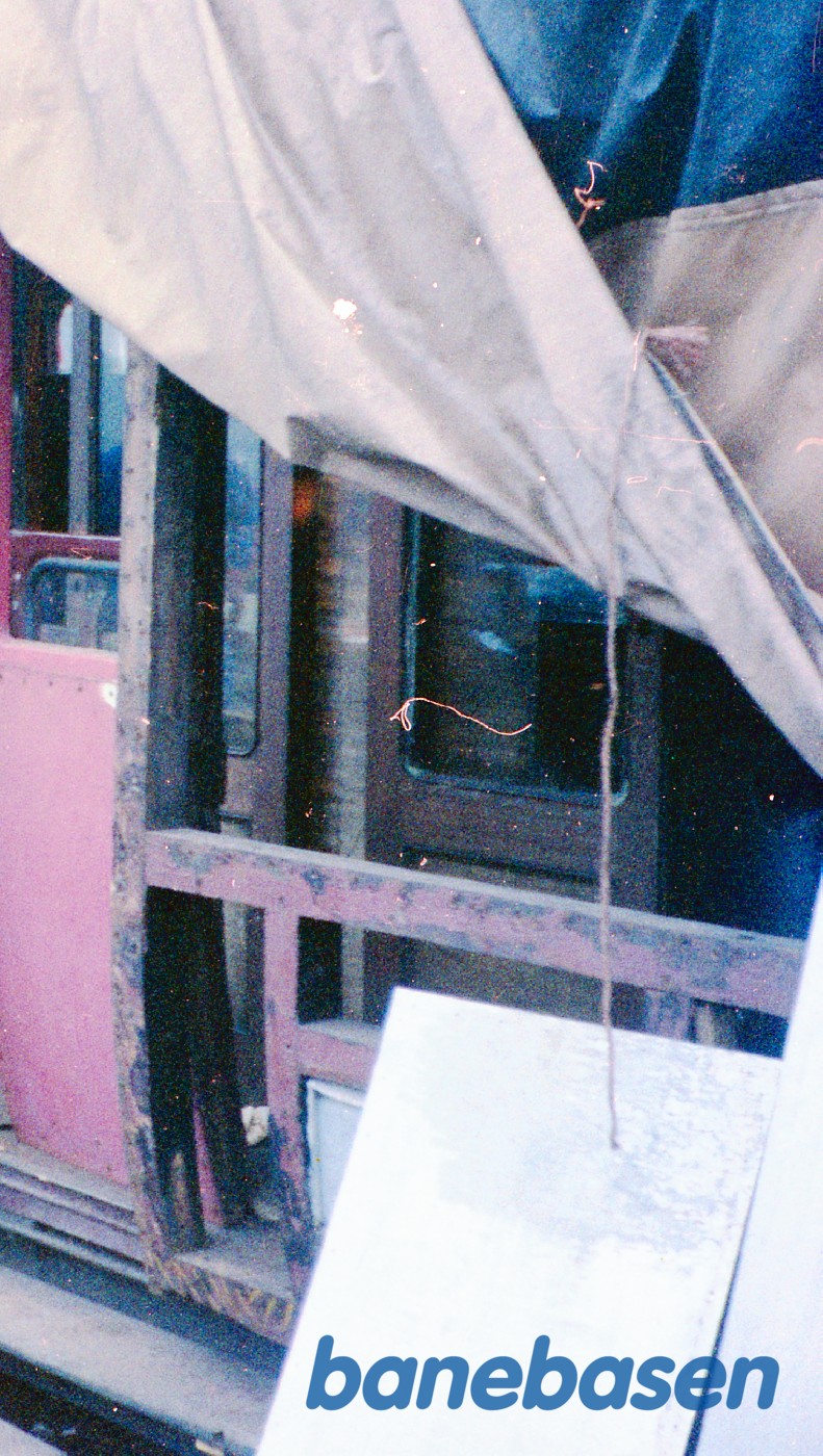 Personvogn under istandsættelse Personvogn under istandsættelse