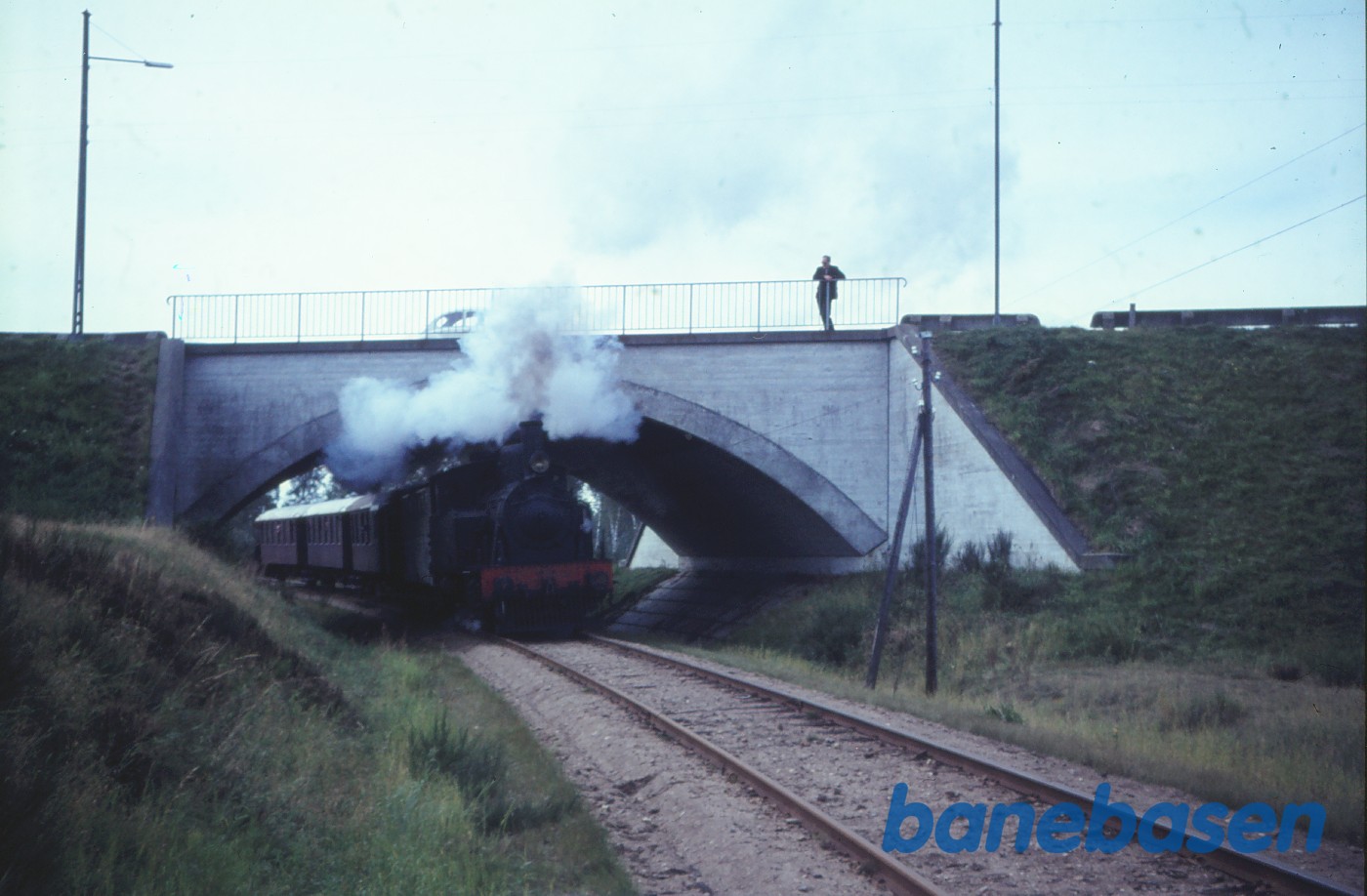 HOJ L 406 med særtog for DMJK HOJ L 406 med særtog for DMJK