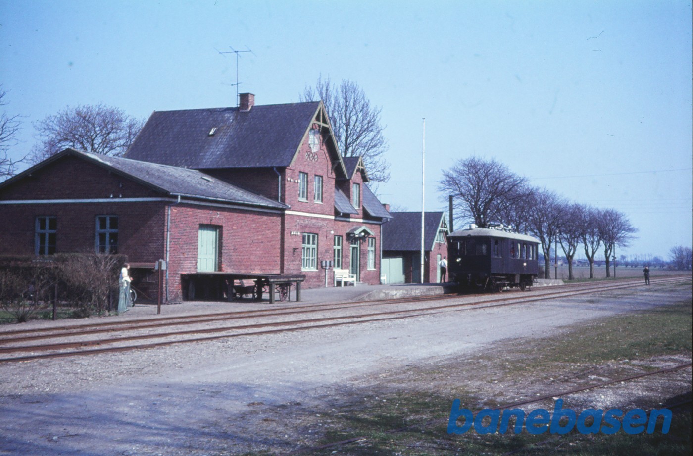 Klippinge station med motorvogn M 3 Klippinge station med motorvogn M 3