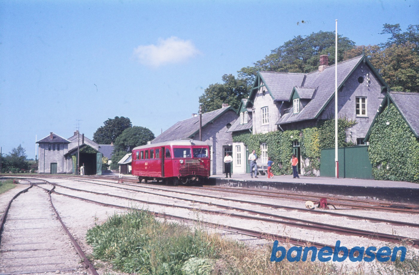 Rødvig station med SM 13 Rødvig station med SM 13