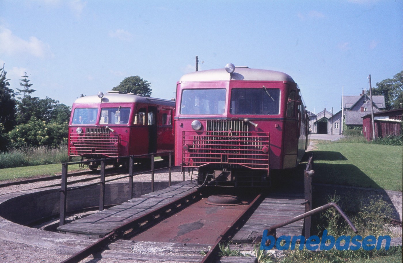 Skinnebus på drejeskiven Skinnebus på drejeskiven