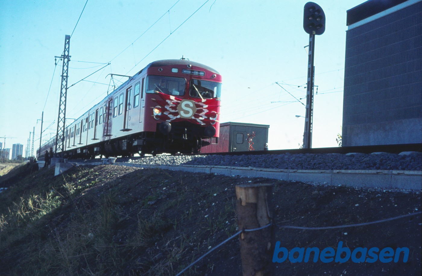 Indvielsestog på S-banen til Vallensbæk Indvielsestog på S-banen til Vallensbæk
