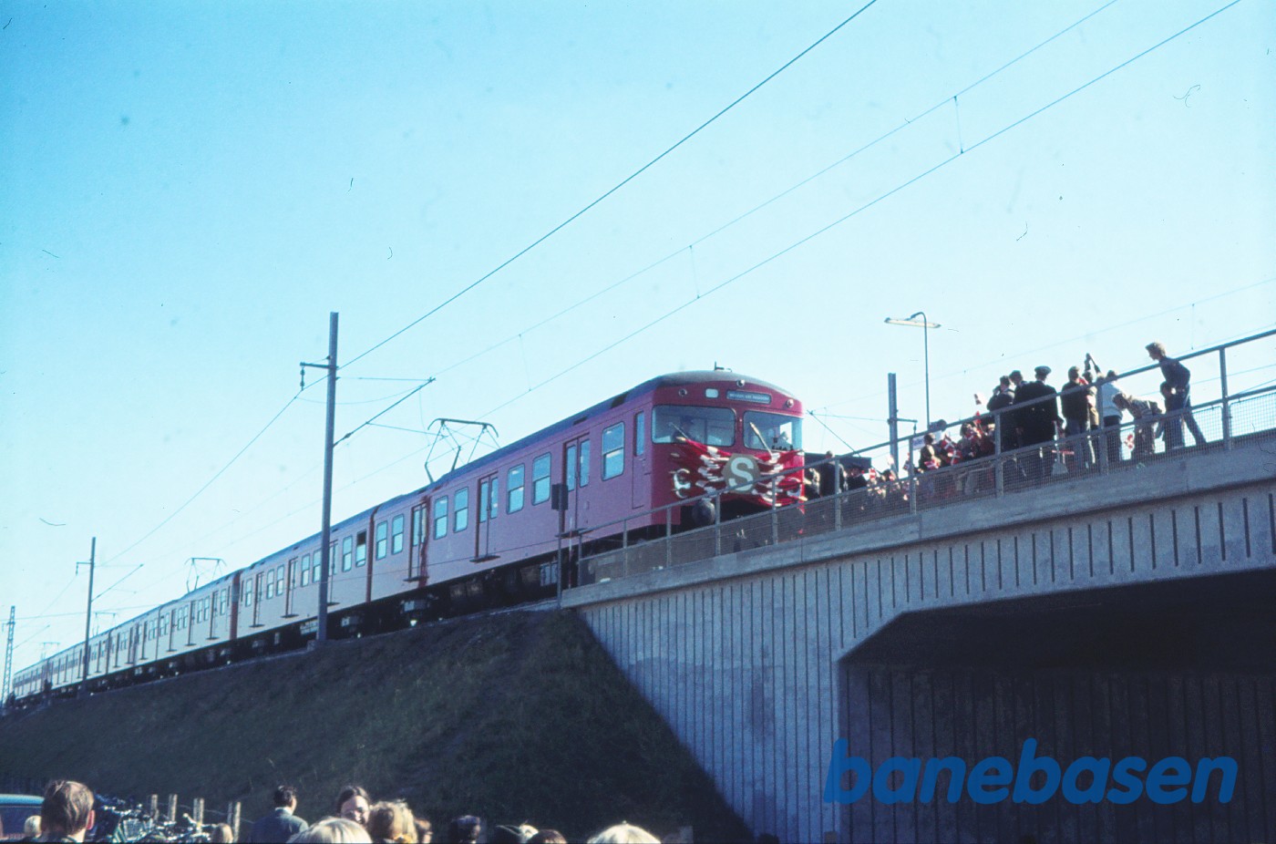 Indvielsestog på S-banen til Vallensbæk Indvielsestog på S-banen til Vallensbæk