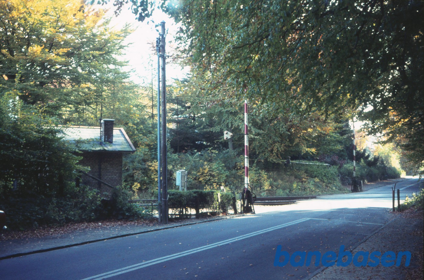 Frydenlund mellemblokpost, meldeklokke og signal for tog mod Kh Frydenlund mellemblokpost, meldeklokke og signal for tog mod Kh