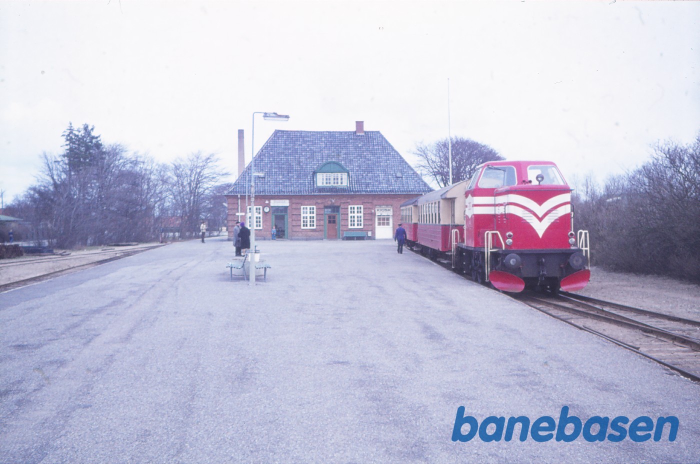 L 2 + C 42 + C 41 L 2 + C 42 + C 41