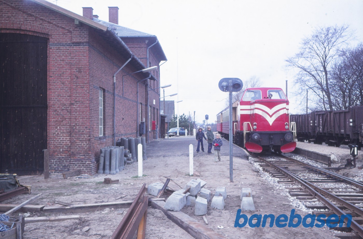 L 2 + C 42 + C 41 L 2 + C 42 + C 41