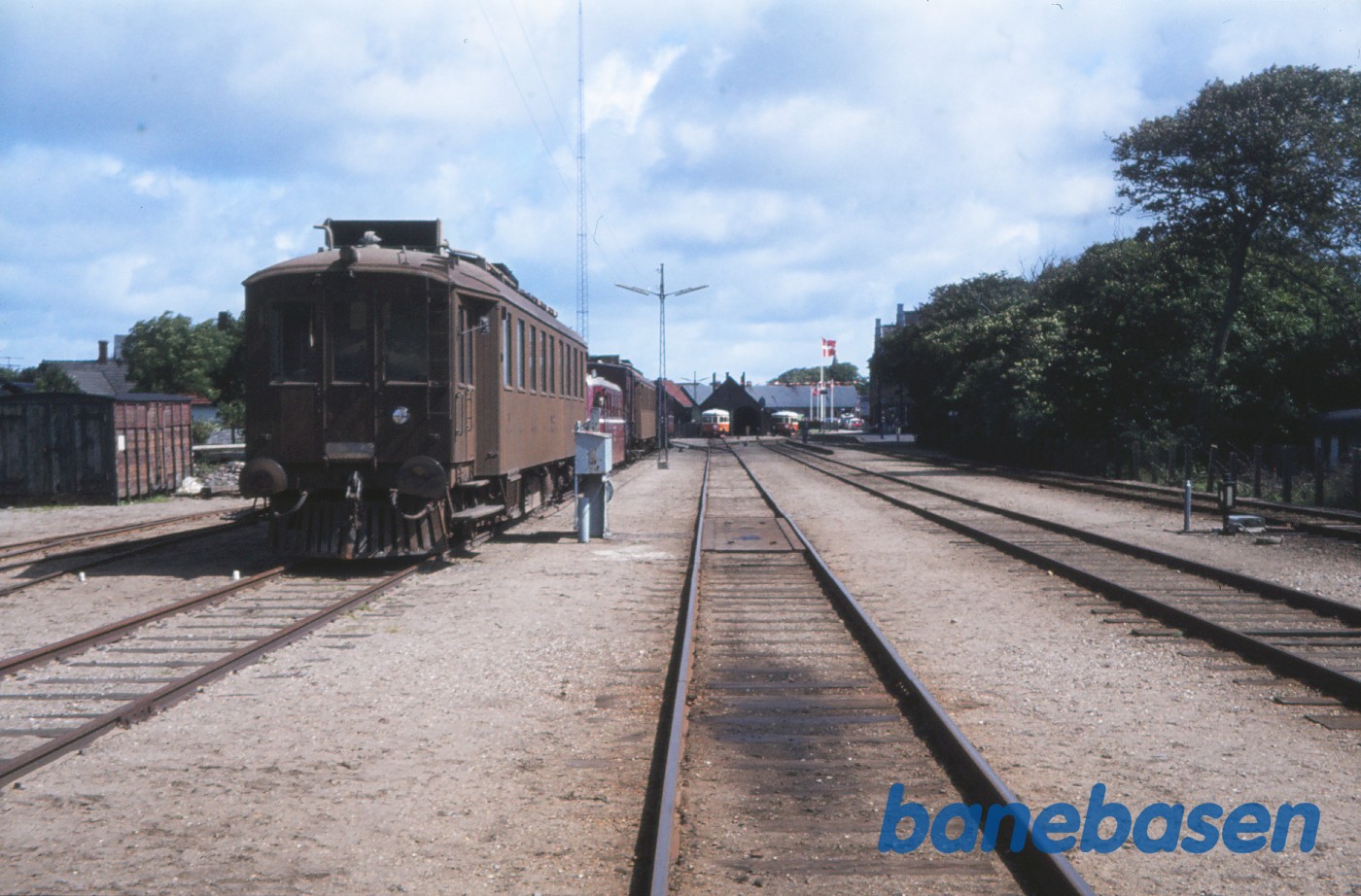 Lemvig station med bl.a. M 6 (forrest) Lemvig station med bl.a. M 6 (forrest)