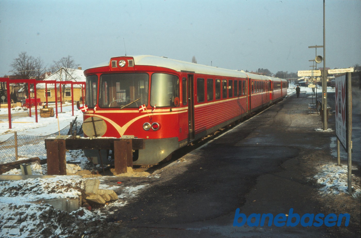 Y-tog med flag Y-tog med flag