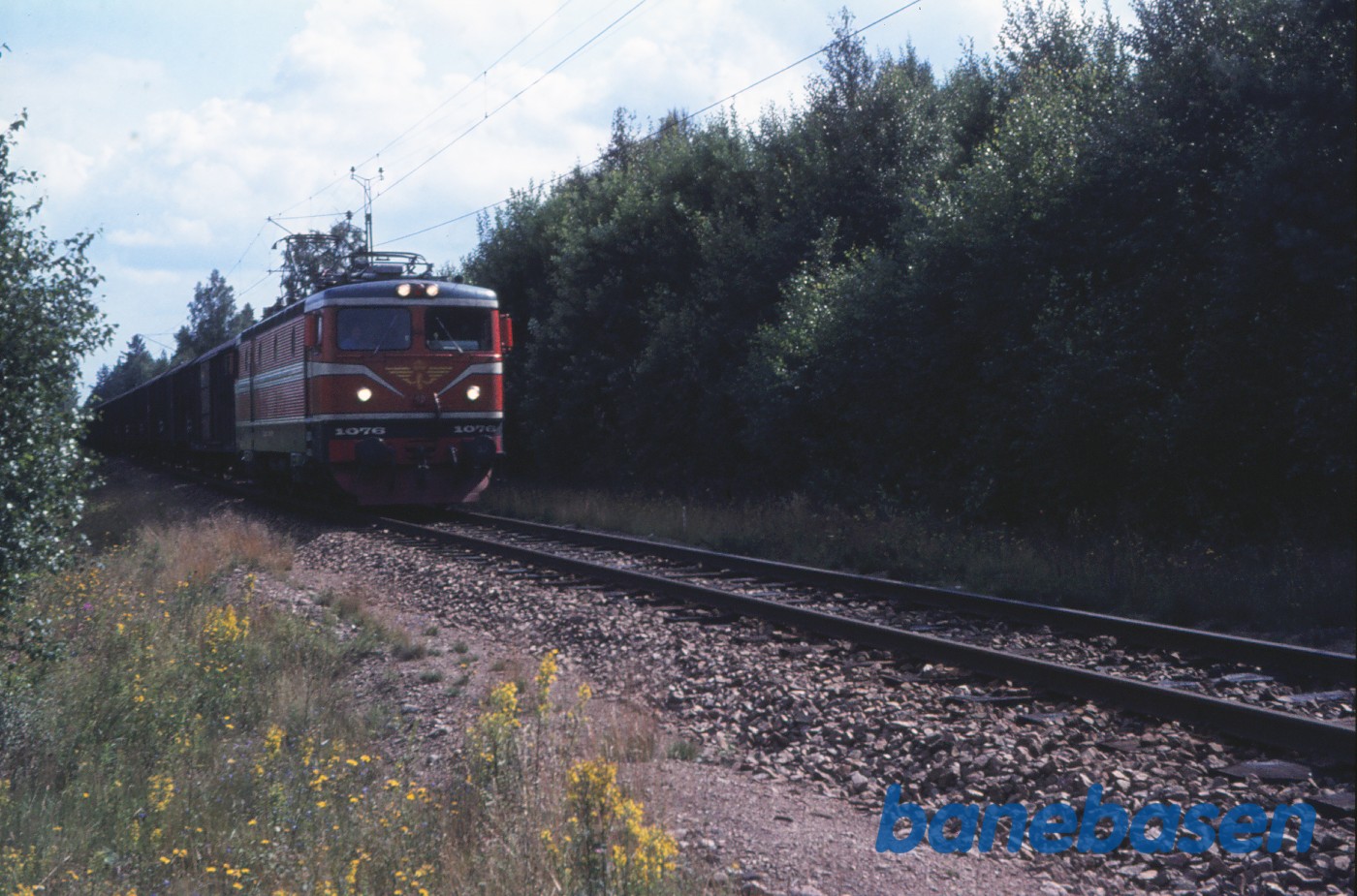 Rc2 1076 med godstog Rc2 1076 med godstog