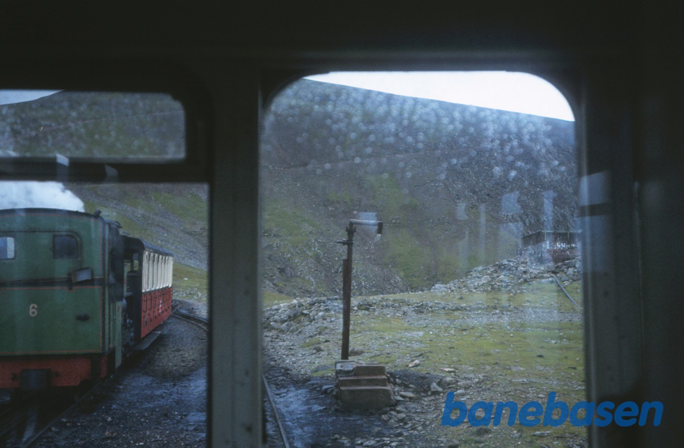 Togkrydsning på vej op Togkrydsning på vej op