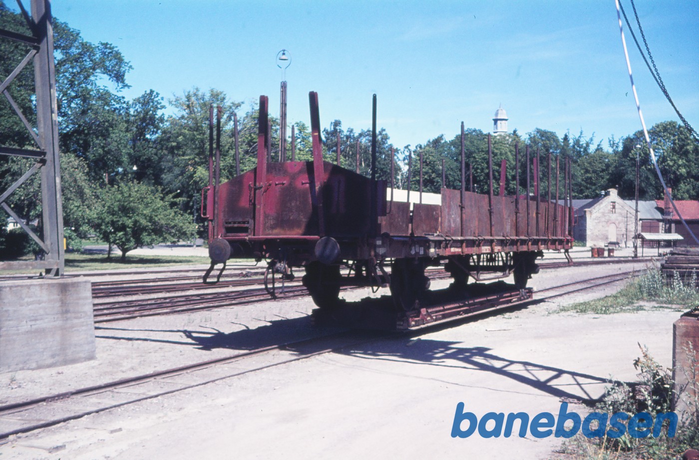 Smalsporet transportør med SJ Os-godsvogn Smalsporet transportør med SJ Os-godsvogn