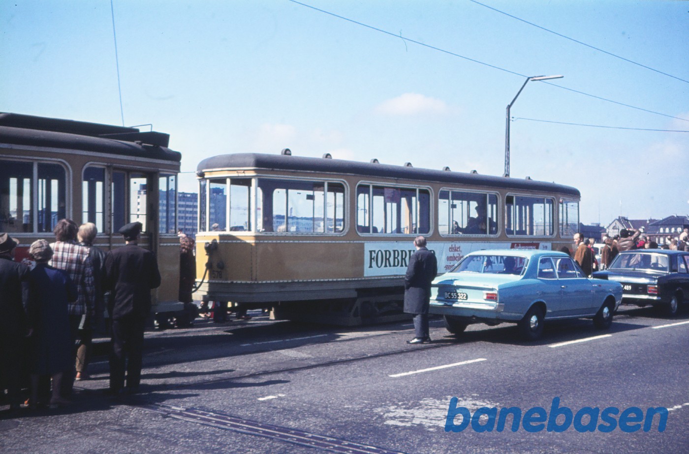 Sporvejskavalkade i anledning af sporvognsdriftens ophør Sporvejskavalkade i anledning af sporvognsdriftens ophør