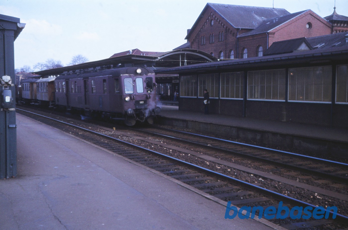 MO 1813 + SNNB M 5 + SNNB M 4 på vej til Skælskør MO 1813 + SNNB M 5 + SNNB M 4 på vej til Skælskør