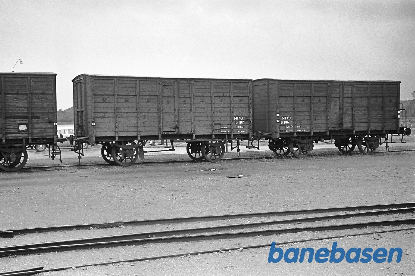 Q 107 + Q 105 Q 107 + Q 105