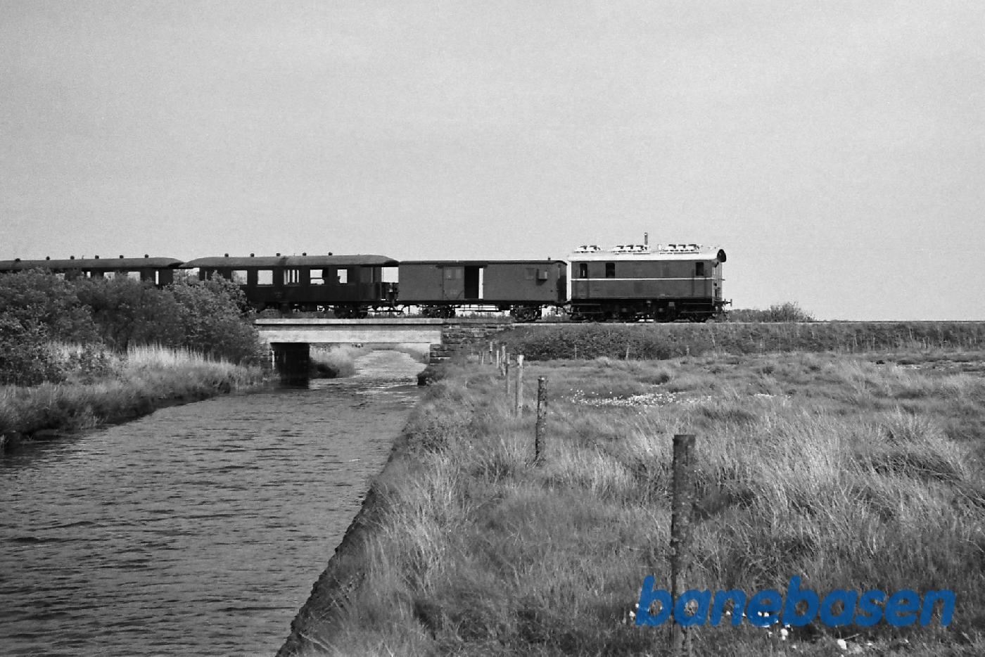 Bro over å Bro over å