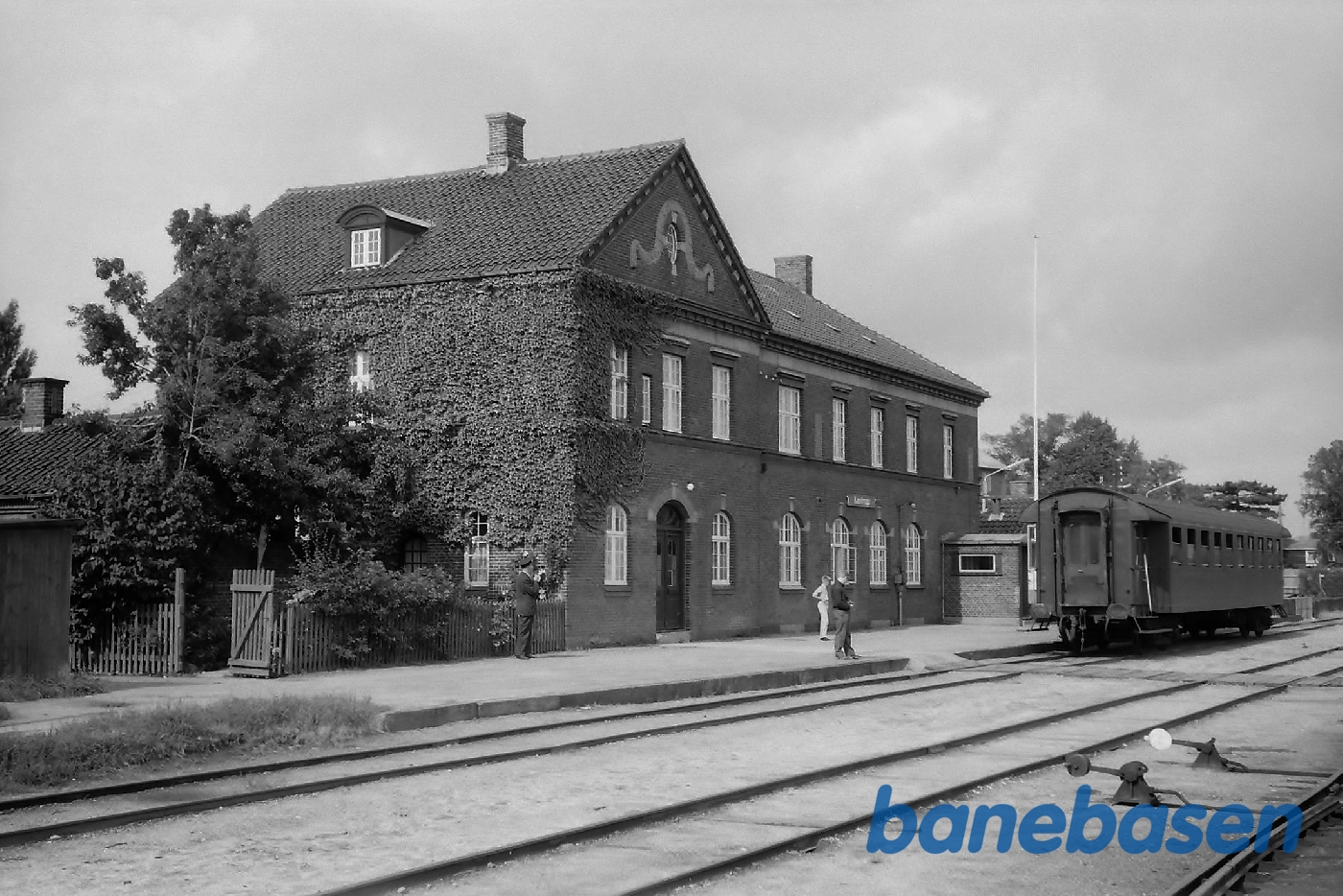 Stationsbygningen Stationsbygningen