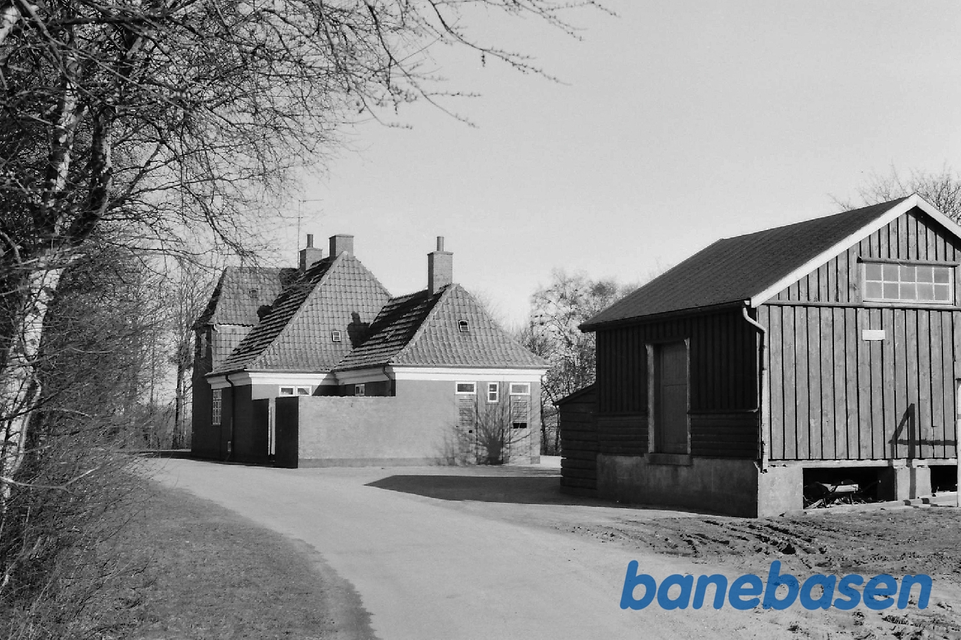 Stationen set fra gaden Stationen set fra gaden