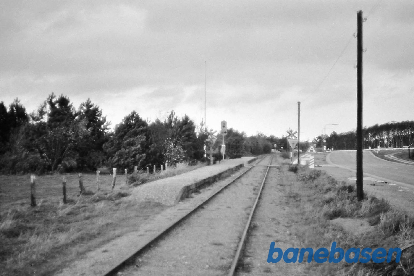 Trinbræt ved landevejen Århus – Ebeltoft Trinbræt ved landevejen Århus – Ebeltoft