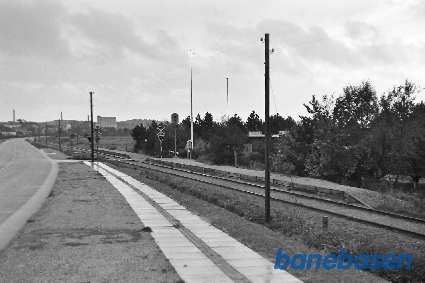 Trinbræt ved landevejen Århus – Ebeltoft Trinbræt ved landevejen Århus – Ebeltoft