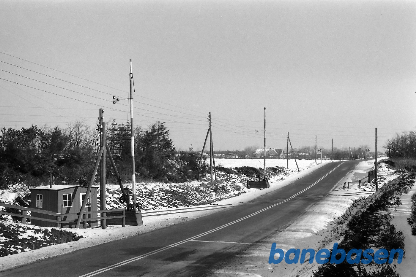 Jernbaneoverskæring med hovedvej 10 Jernbaneoverskæring med hovedvej 10
