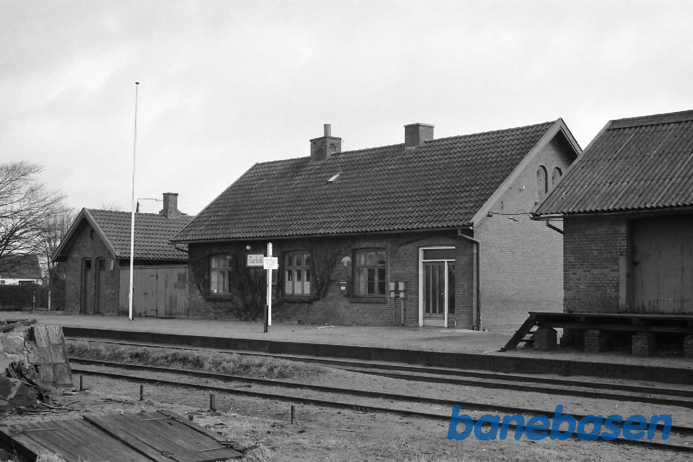 Stationsbygningen Stationsbygningen