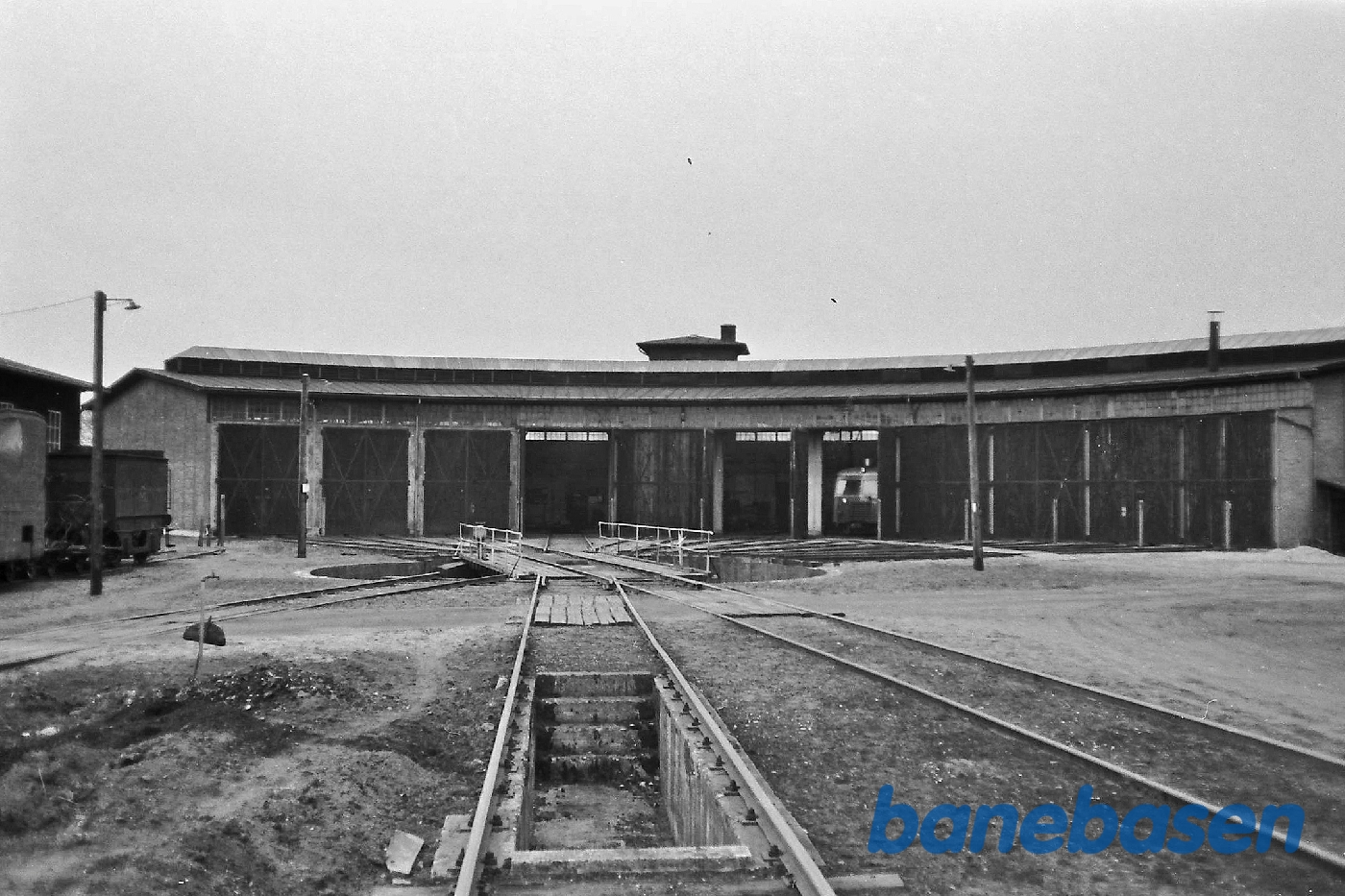 Rundremise og drejeskive Rundremise og drejeskive