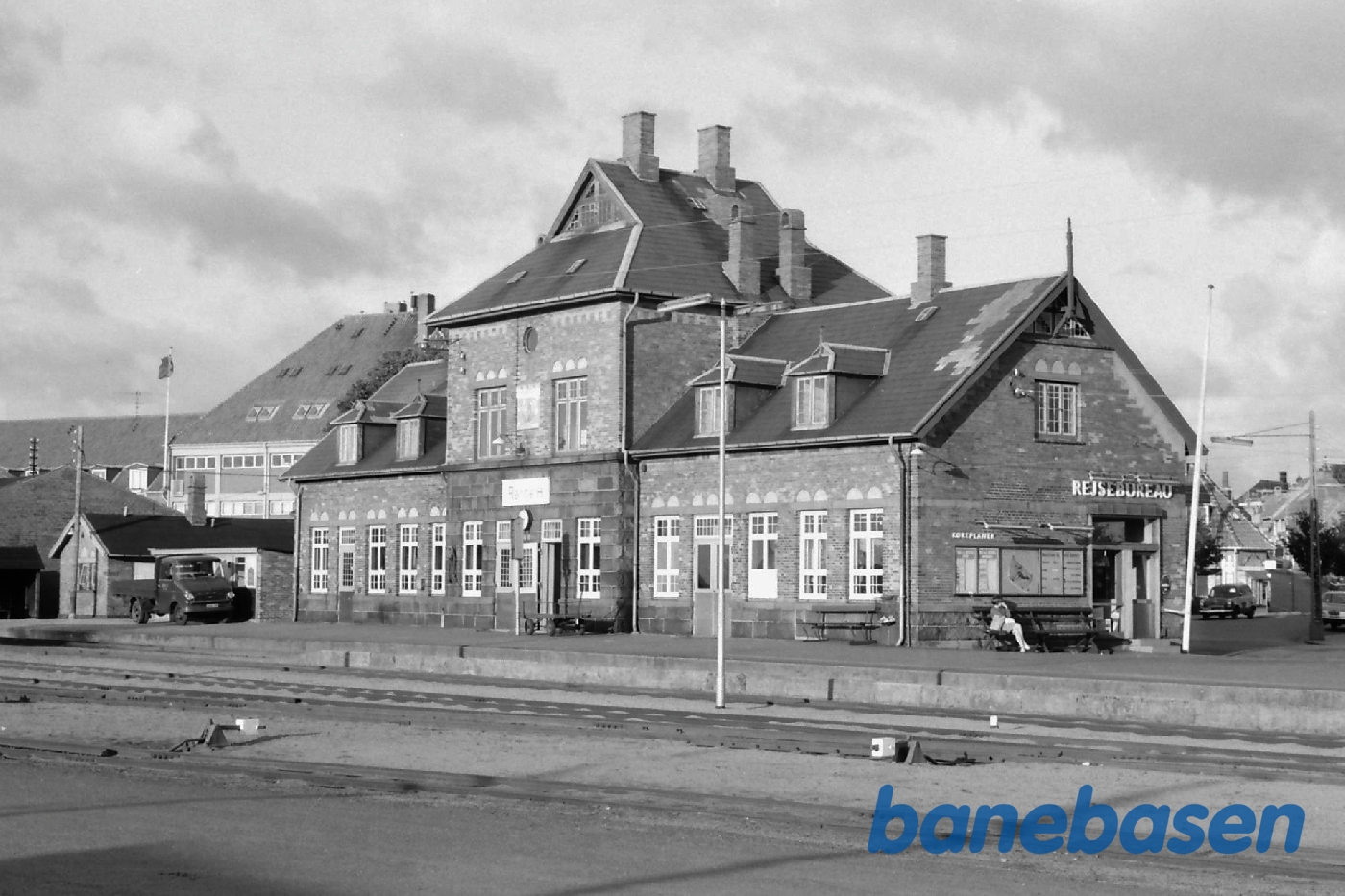 Stationsbygningen Stationsbygningen