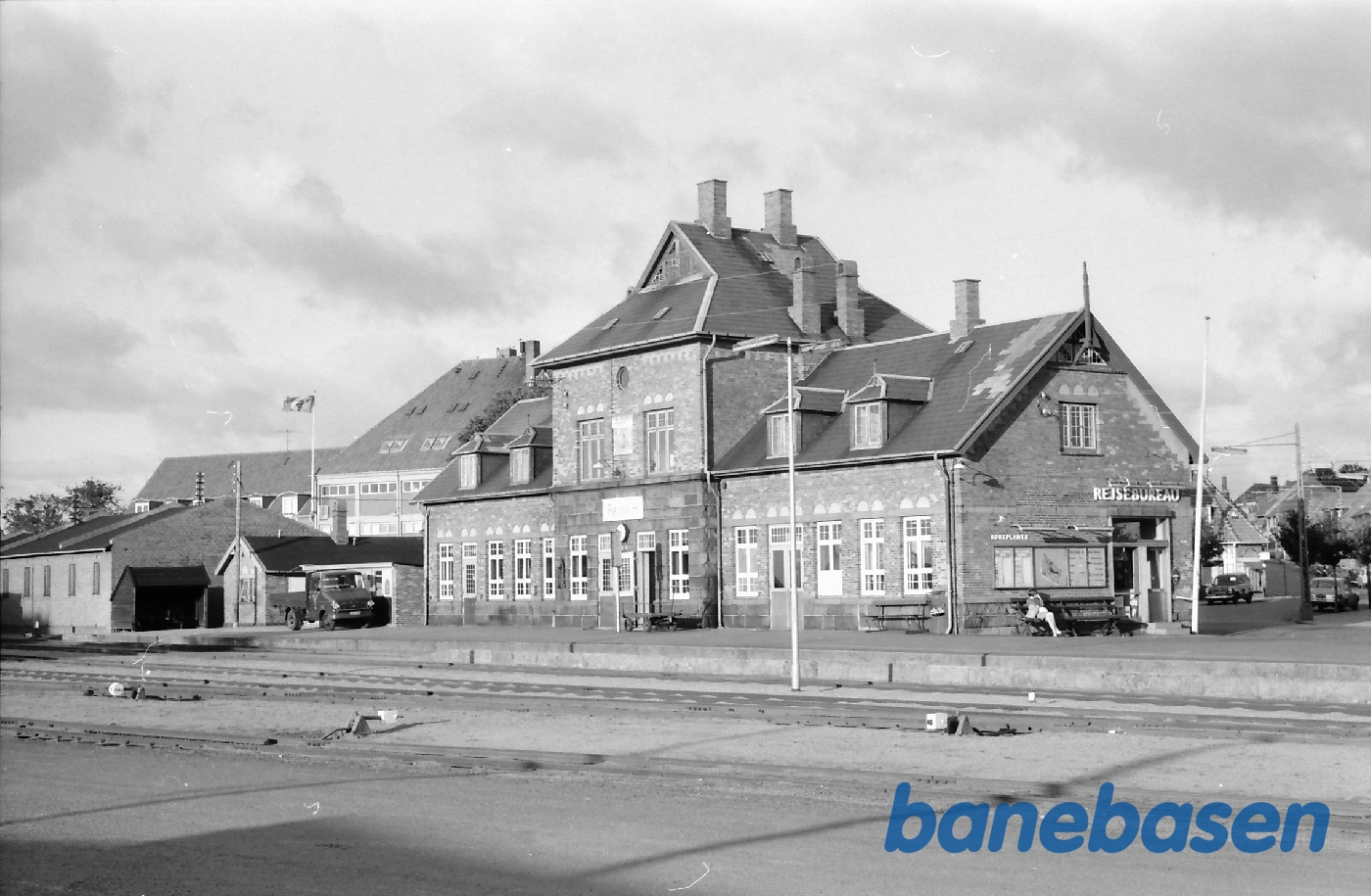Stationsbygningen Stationsbygningen