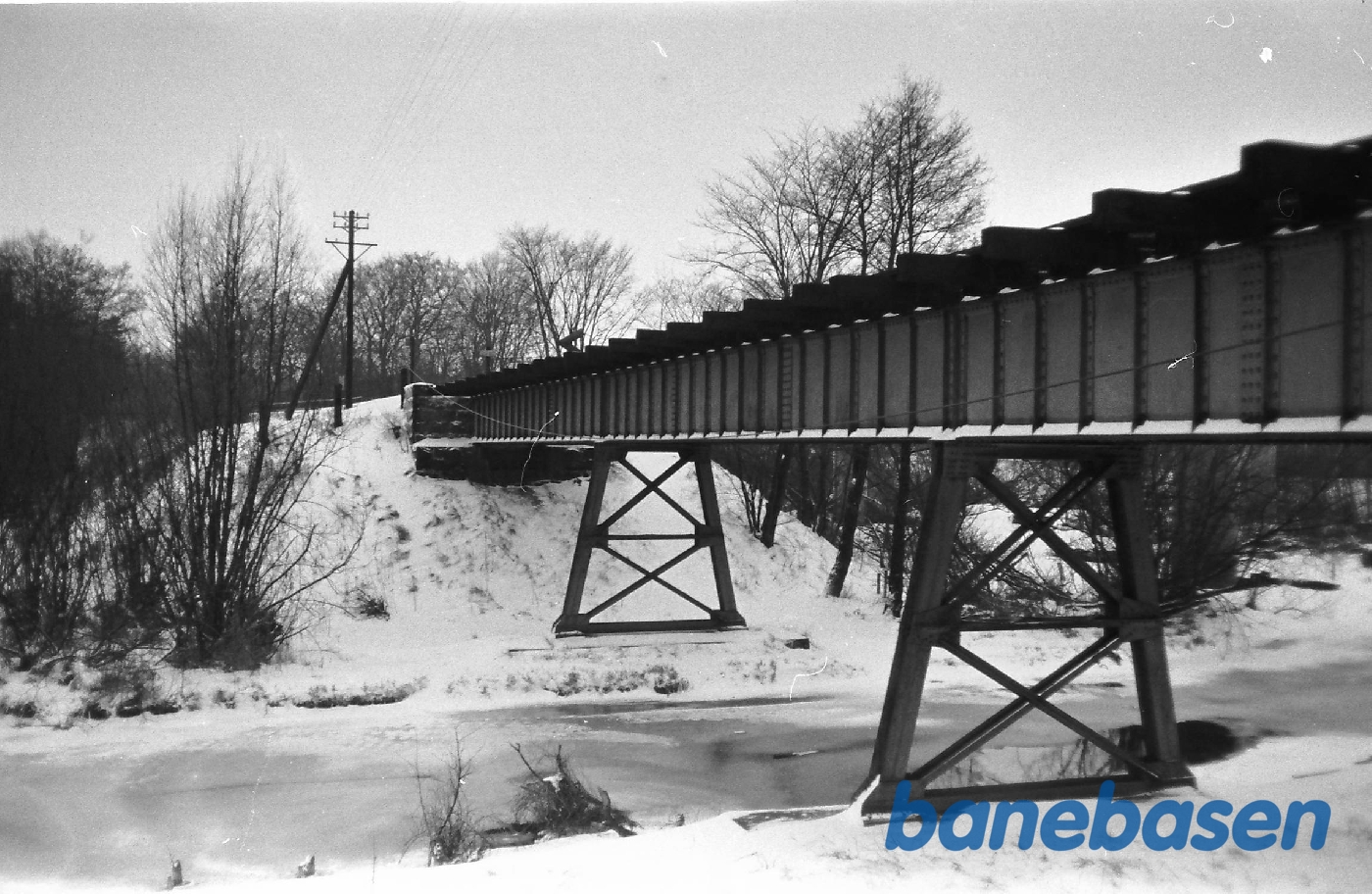Hareskovbanen. Mølleåbroen lige før Farum Hareskovbanen. Mølleåbroen lige før Farum