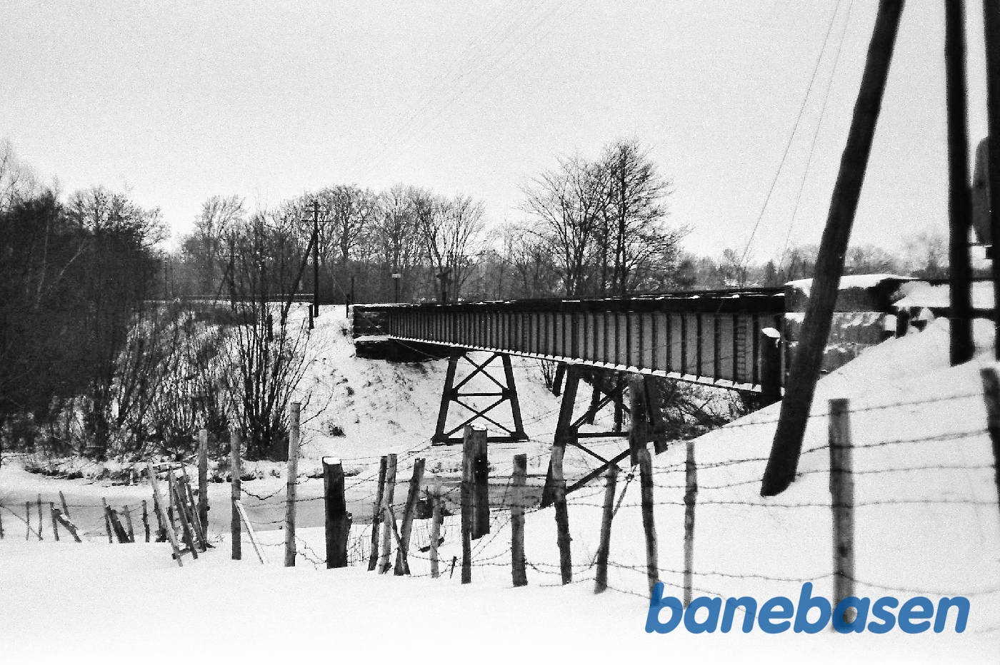 Hareskovbanen. Mølleåbroen lige før Farum Hareskovbanen. Mølleåbroen lige før Farum