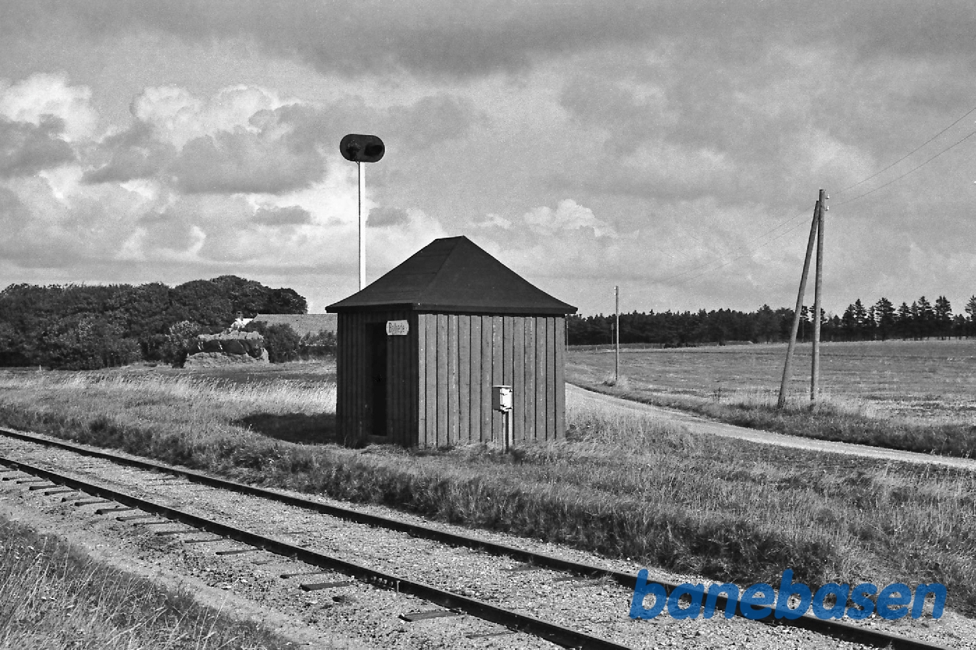 Trinbræt. Indkørsel fra Varde Trinbræt. Indkørsel fra Varde