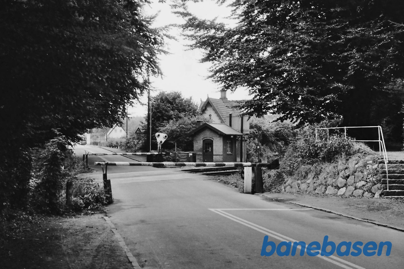 Frydenlund mellempost med bomme Frydenlund mellempost med bomme