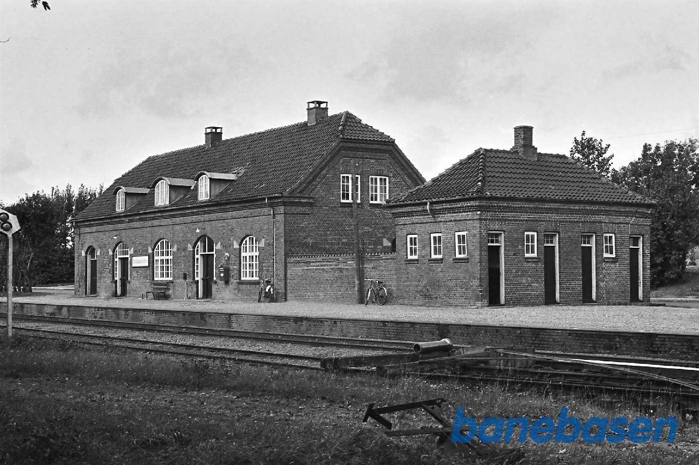 Stationsbygningen Stationsbygningen