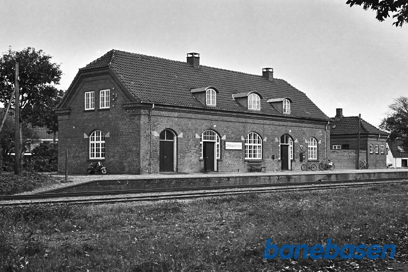 Stationsbygningen Stationsbygningen