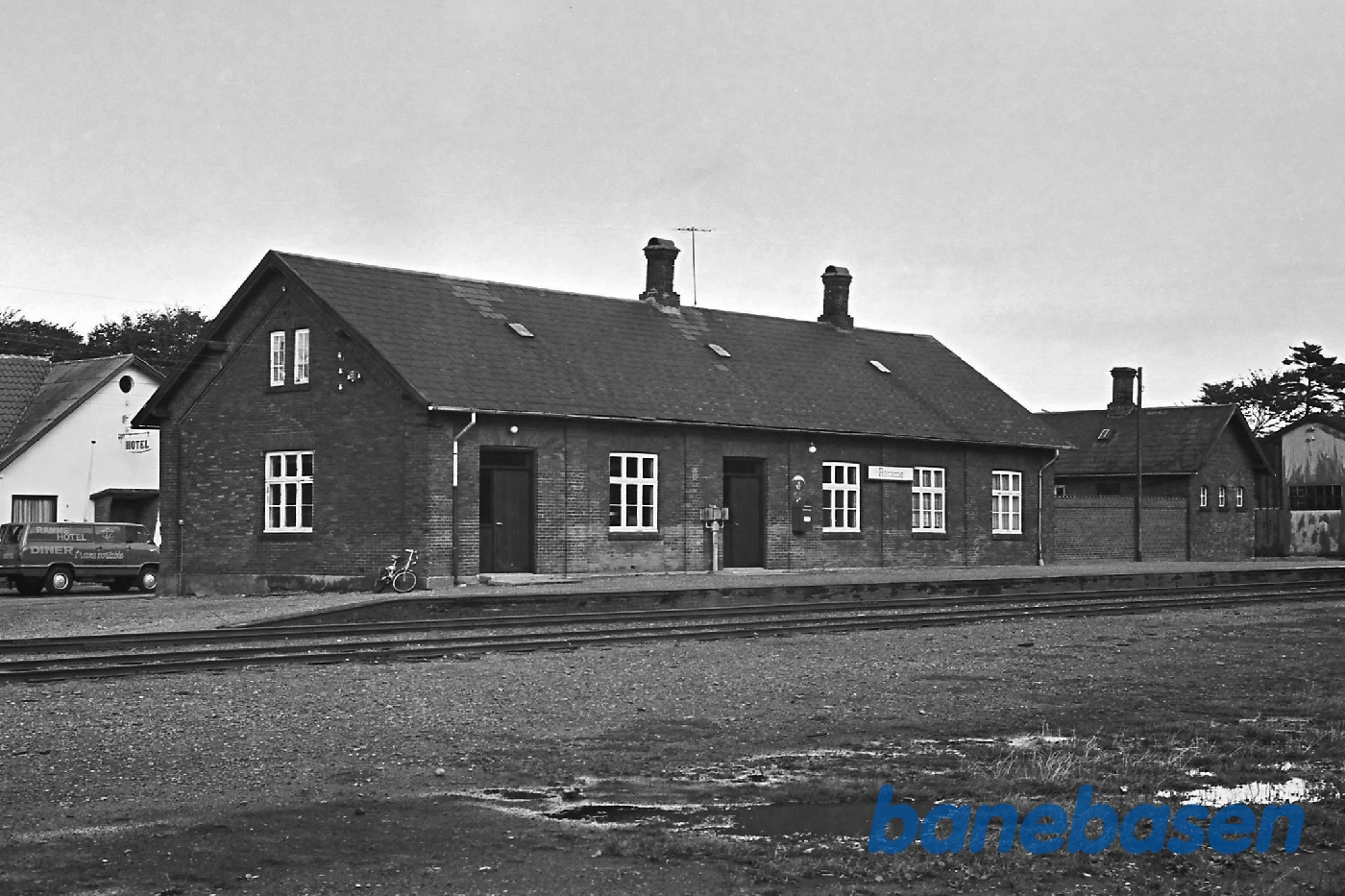 Stationsbygningen Stationsbygningen