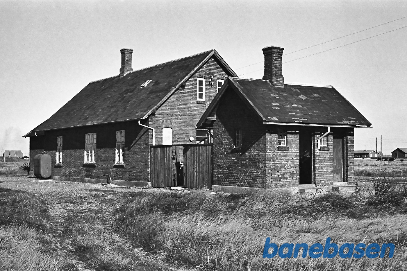 Stationen set fra bagsiden Stationen set fra bagsiden