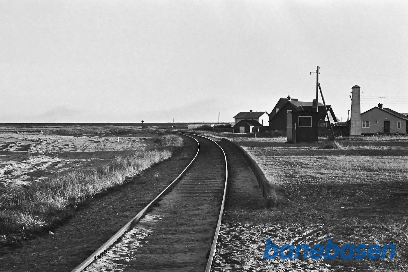 Trinbræt. Indkørsel fra Thyborøn Trinbræt. Indkørsel fra Thyborøn