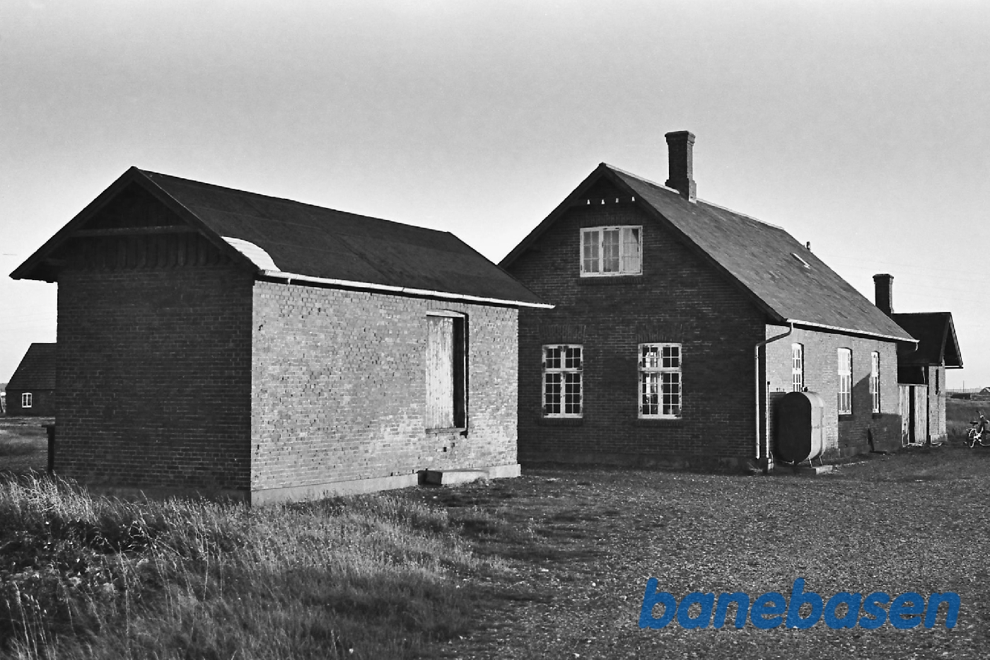 Stationsbygningen fra gaden Stationsbygningen fra gaden
