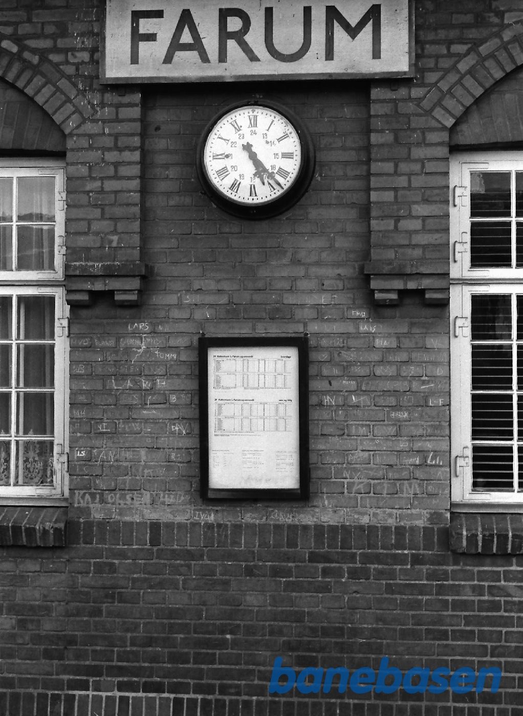 Stationskilt Stationskilt