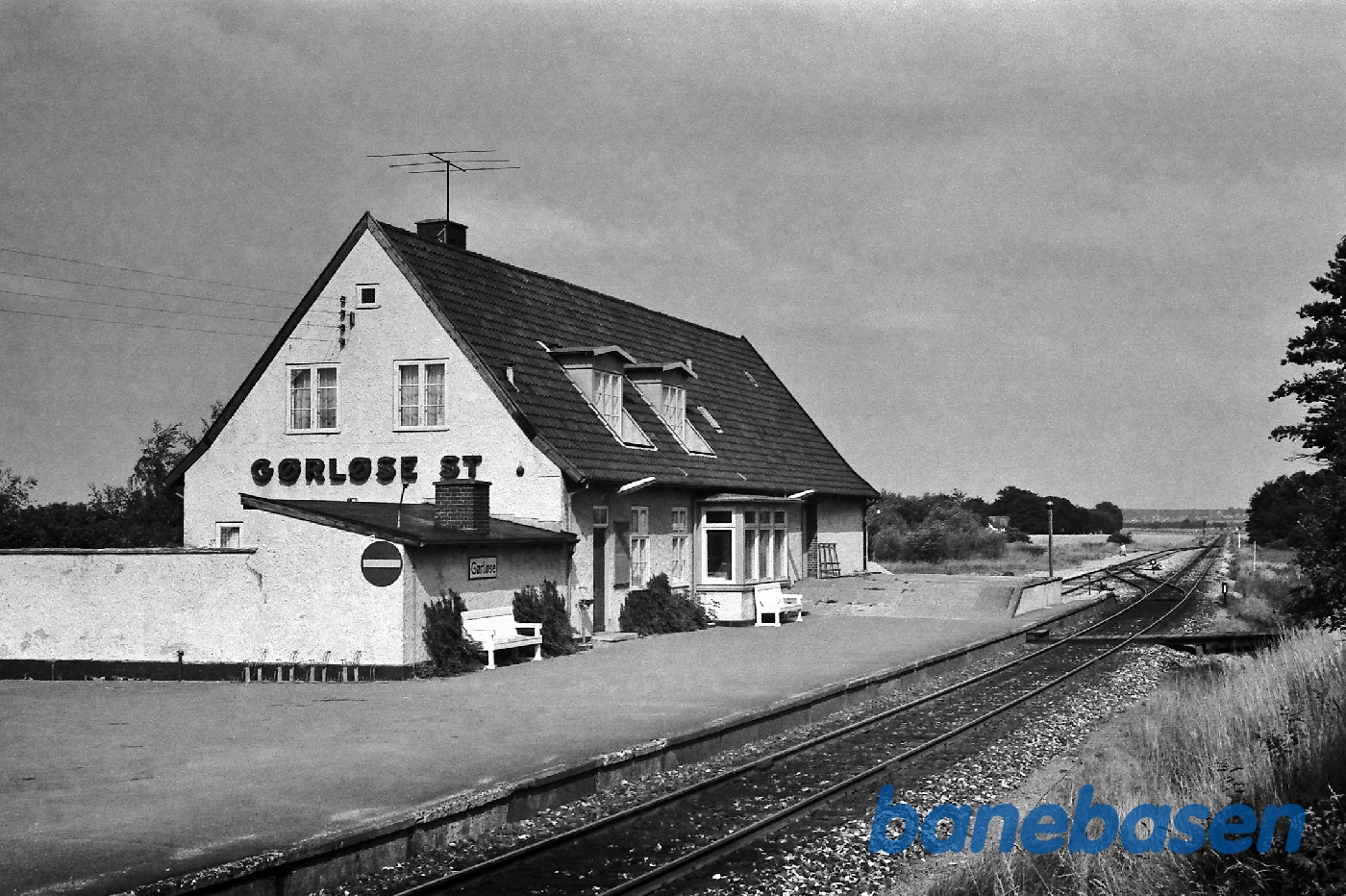 Stationen fra perron Stationen fra perron