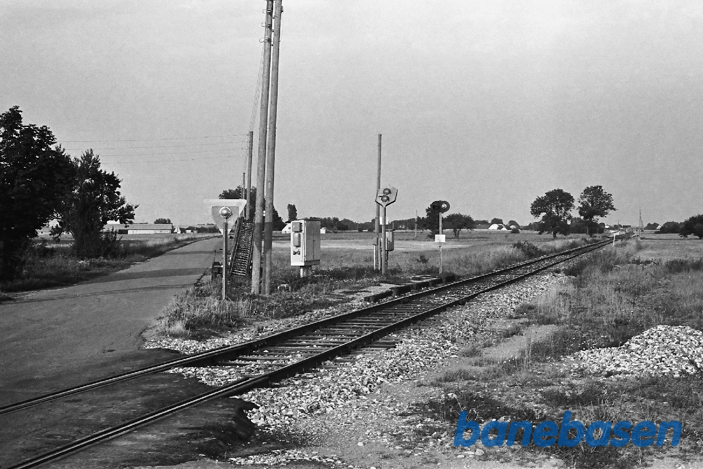 Trinbræt indkørsel fra Frederiksværk Trinbræt indkørsel fra Frederiksværk