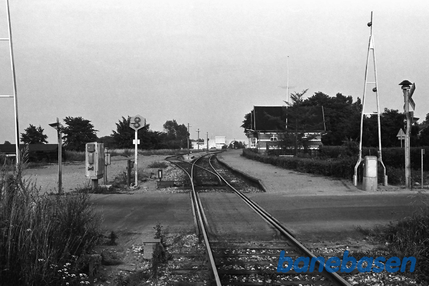 Stationen indkørsel fra Frederiksværk Stationen indkørsel fra Frederiksværk