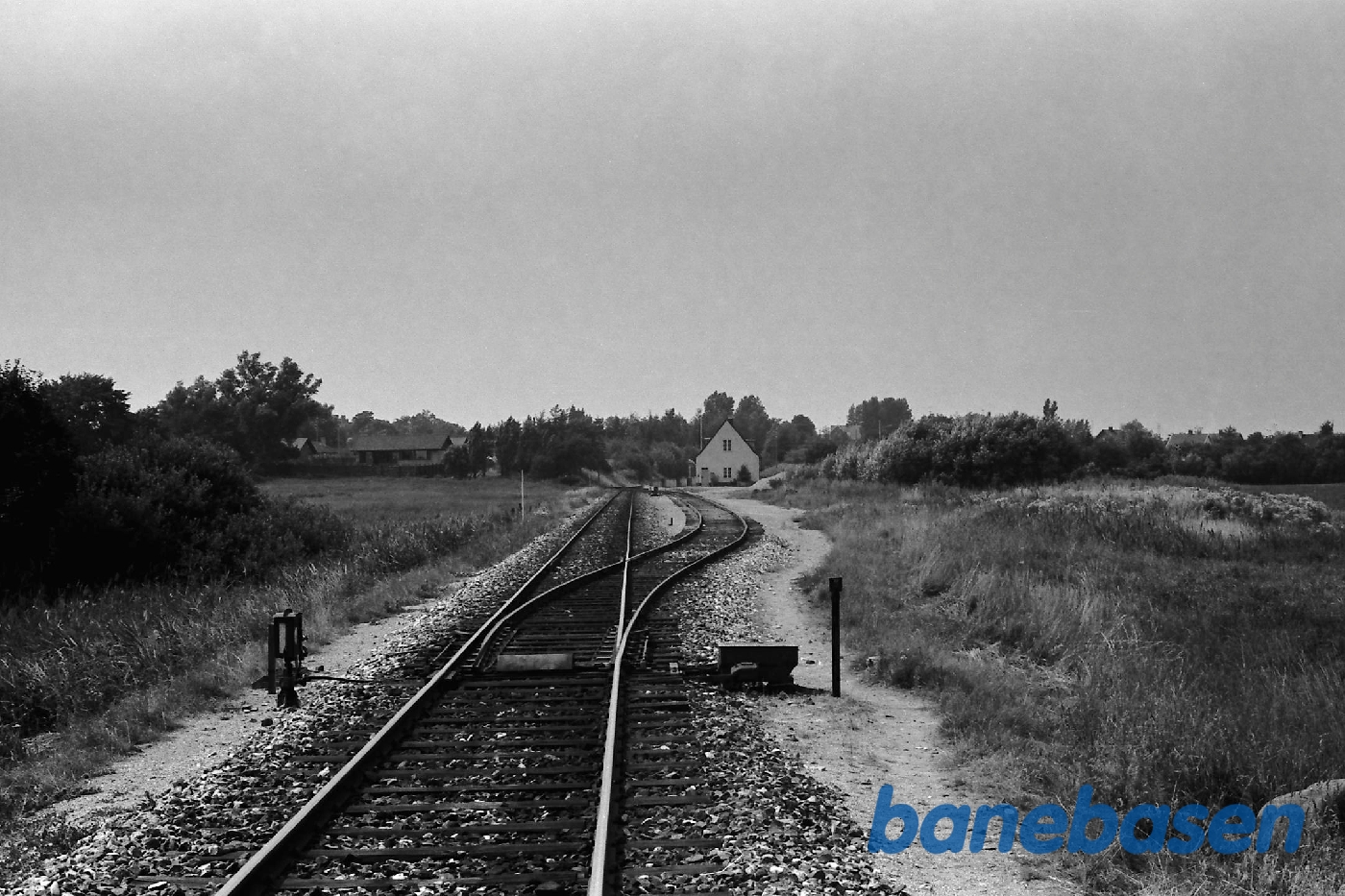 Stationen indkørsel fra Hillerød Stationen indkørsel fra Hillerød