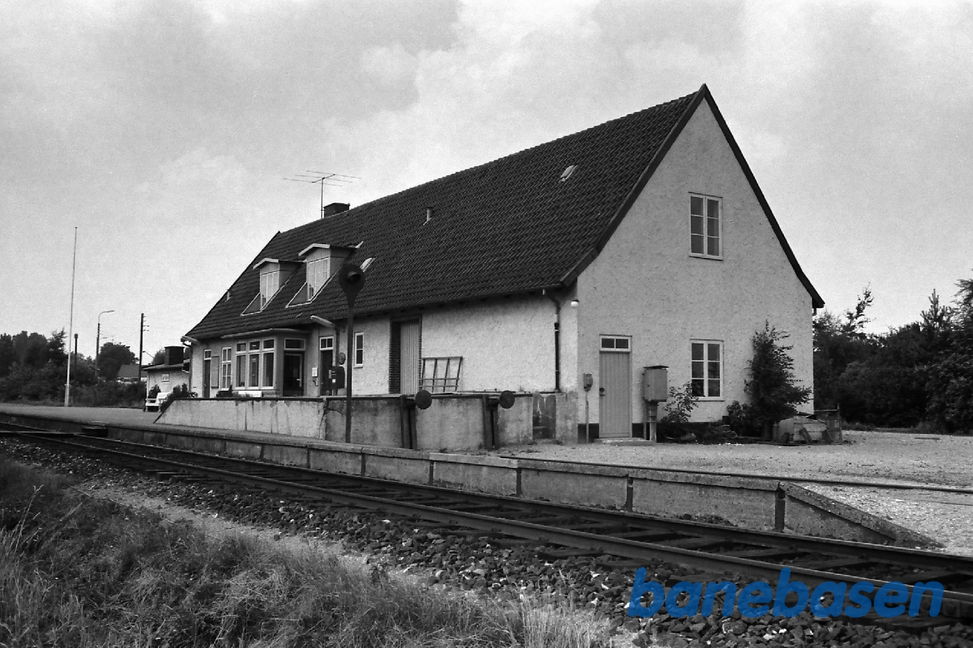 Stationen fra perronen Stationen fra perronen